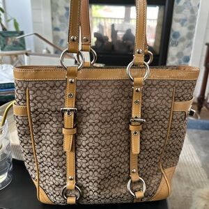 coach medium sized handbag